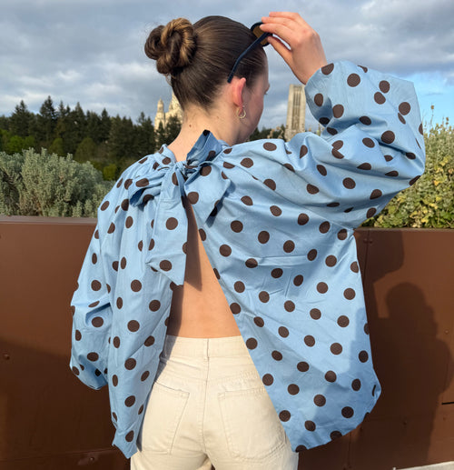 BLOUSE DOS NU BLEUE À POIS